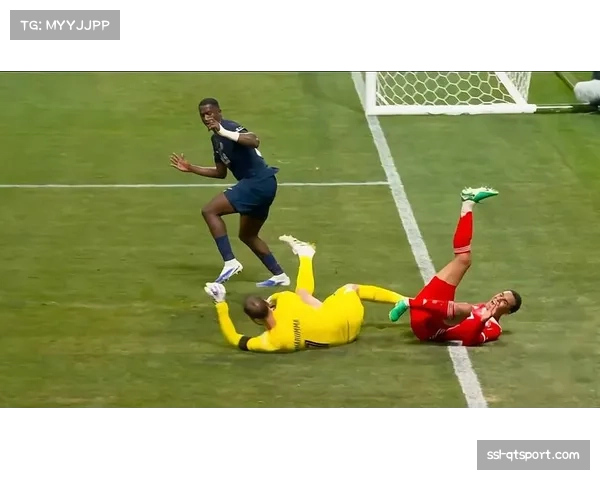 迪亚斯鱼跃冲顶破门，拜仁锁定胜局