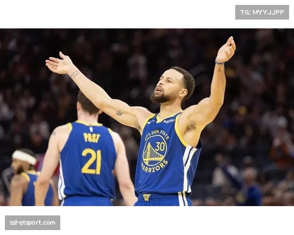 勇士半场领先爵士20分,库里15分三分雨 勇士半场领先爵士20分,库里15分三分雨